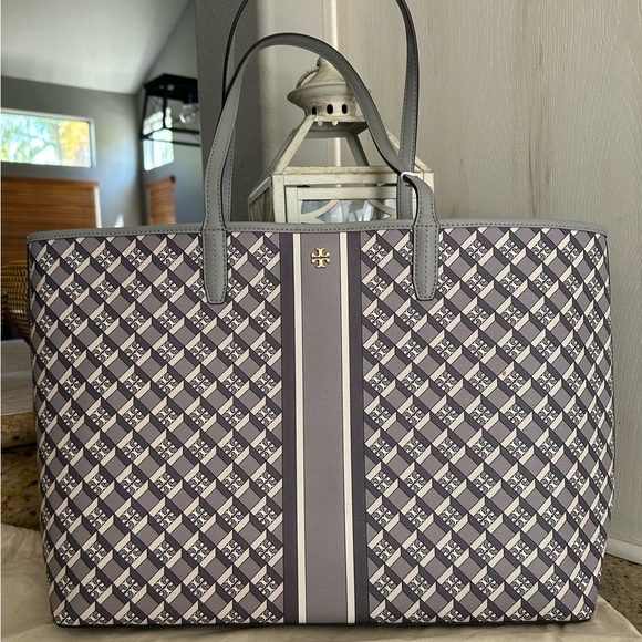 New Tory Burch geo gray with straps large tote - Picture 3 of 7